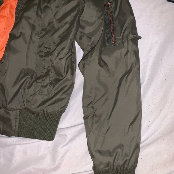 Cute army green bomber jacket - Picture 2 of 4